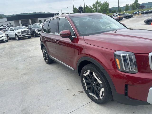 Used 2023 Kia Telluride EX w/ EX Captain's Chair Package FWD image 7
