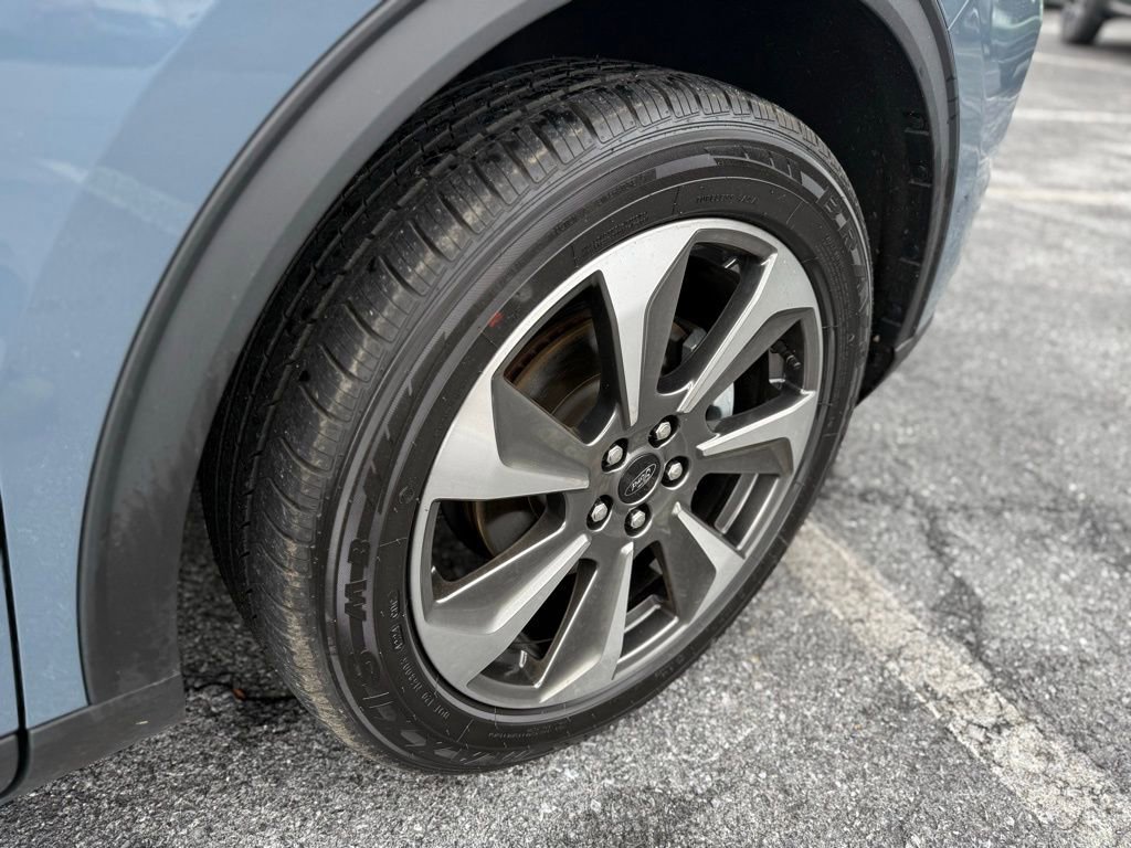 Certified 2023 Ford Escape Platinum w/ Premium Technology Package image 10