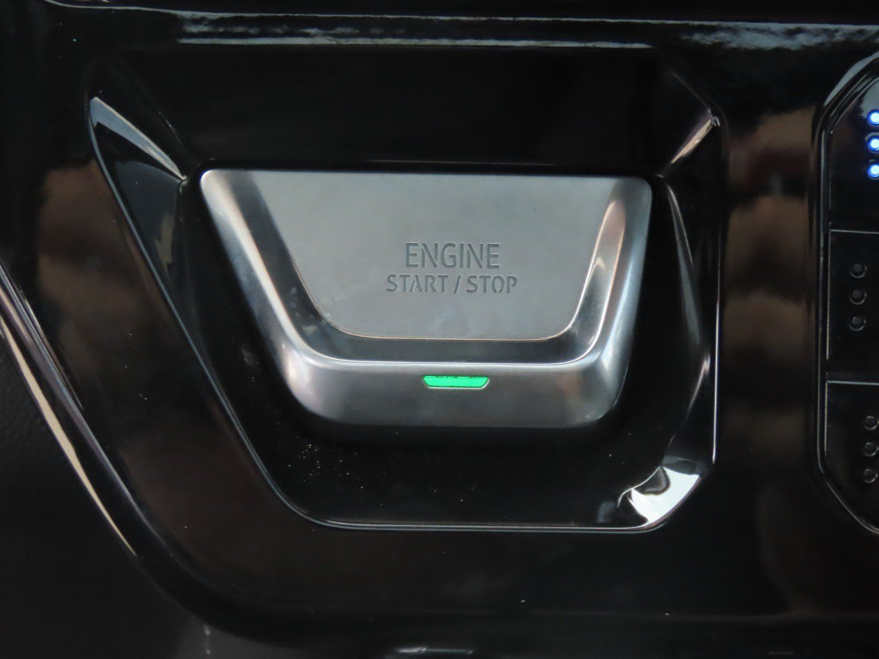 Used 2023 GMC Sierra 1500 Denali w/ Denali Reserve Package AWD/4WD image 29