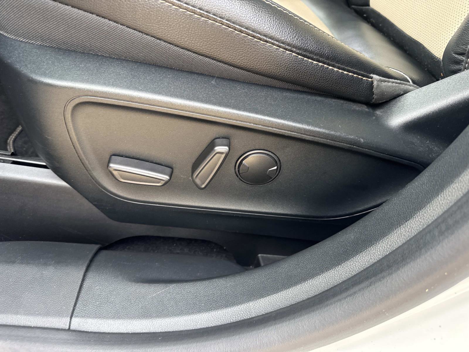 Certified 2021 Ford Escape Titanium w/ Titanium Elite Package image 18