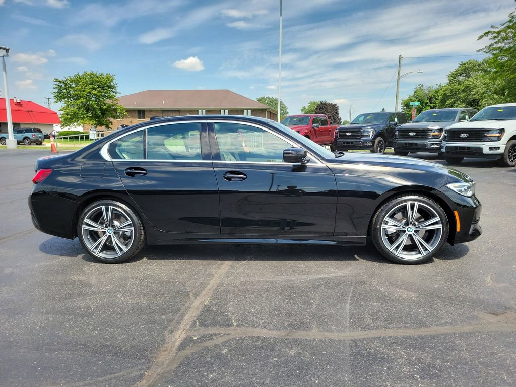 Used 2021 BMW 330i Sedan w/ Convenience Package RWD image 3