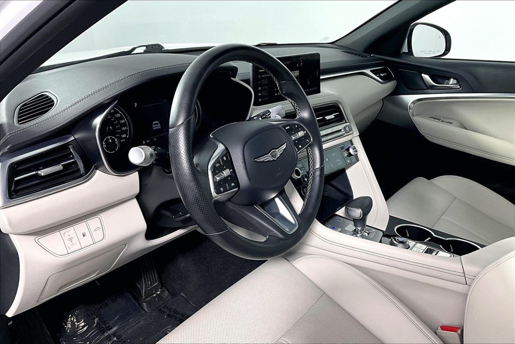 Used 2025 Genesis G70 2.5T RWD image 13