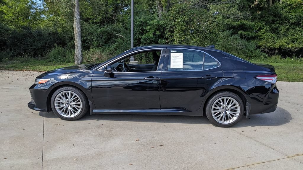 Used 2018 Toyota Camry XLE FWD image 6
