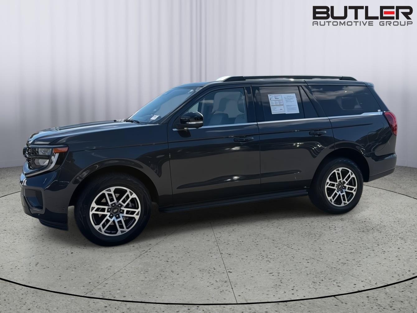 Certified 2025 Ford Expedition Active AWD/4WD image 3