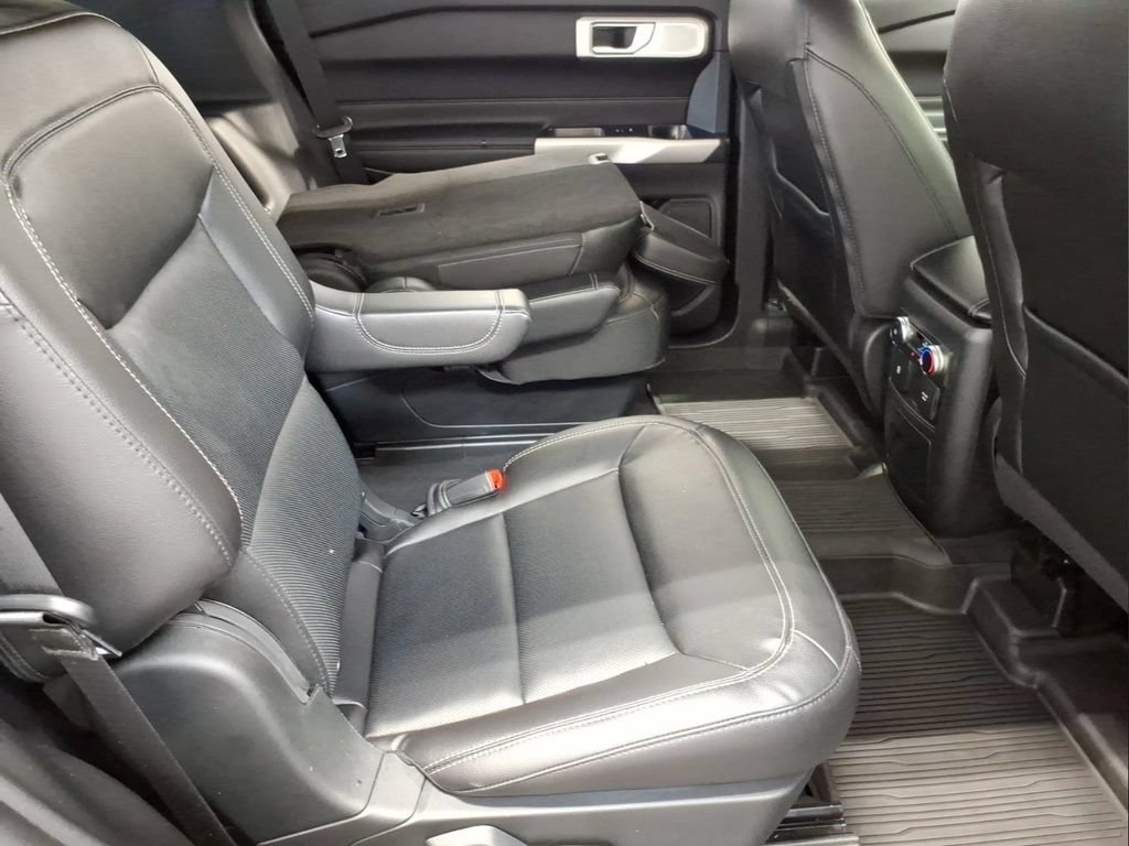 Certified 2022 Ford Explorer Limited w/ Limited Technology Package AWD/4WD image 13