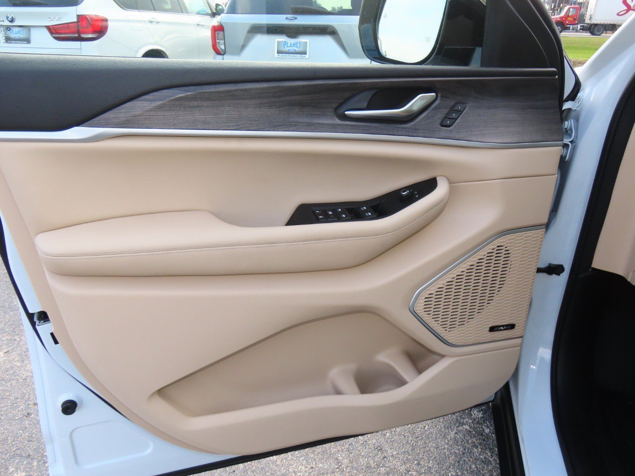 Used 2022 Jeep Grand Cherokee Limited 4xe w/ Luxury Tech Group II image 23