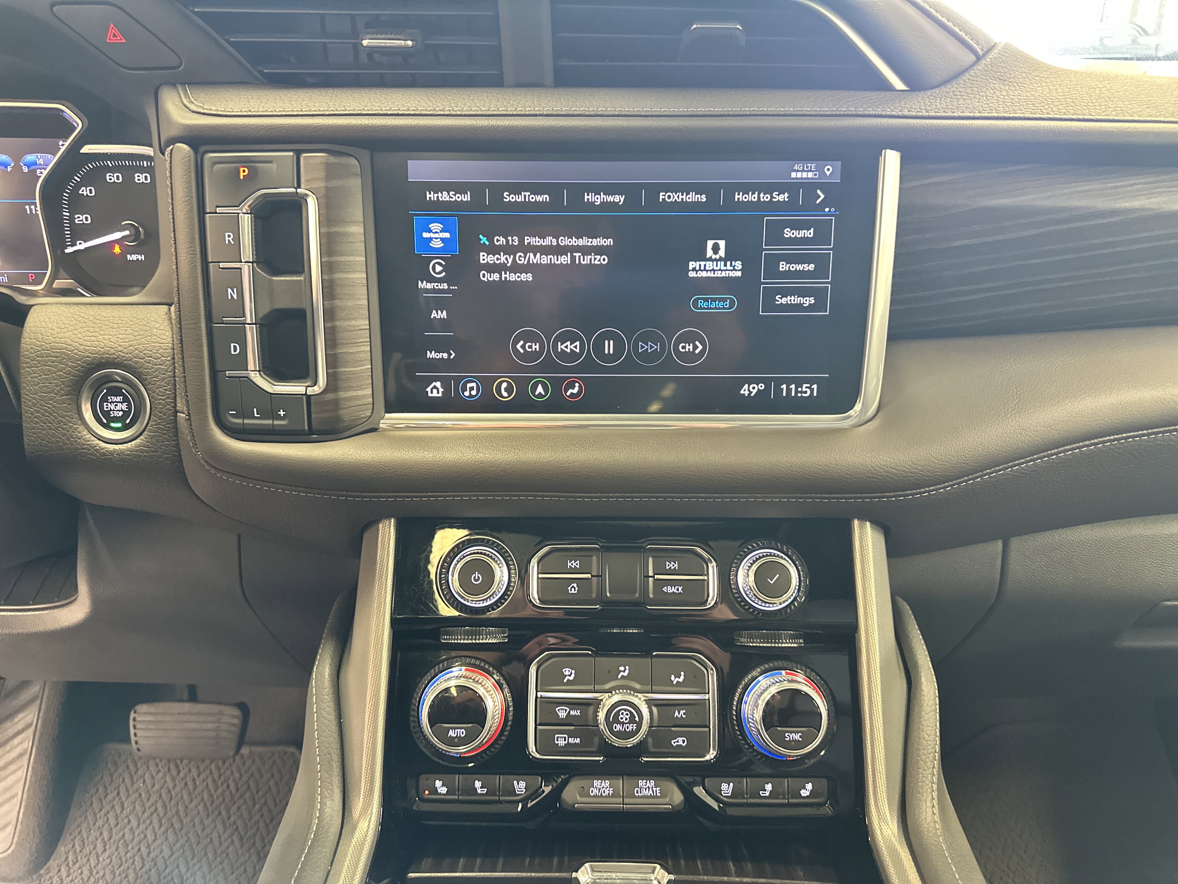 Used 2021 GMC Yukon Denali w/ Denali Premium Package image 3