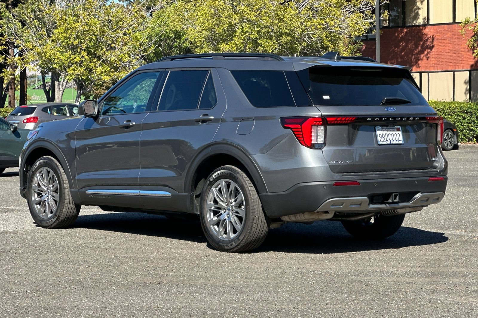 Certified 2025 Ford Explorer Active w/ Active Comfort Package AWD/4WD image 5