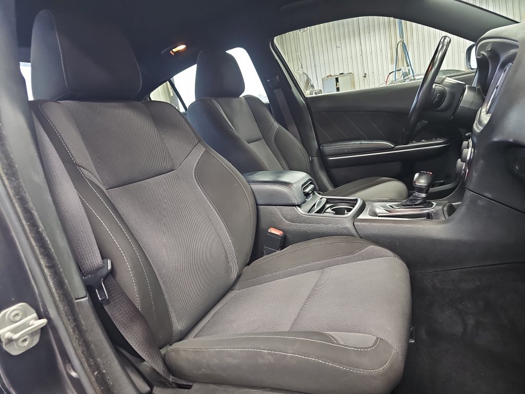 Used 2022 Dodge Charger SXT RWD image 10