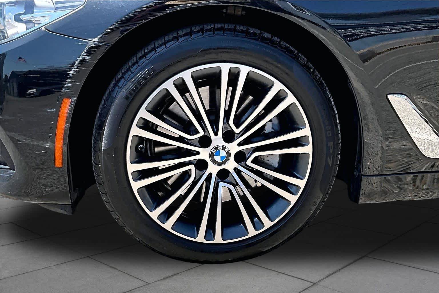 Used 2019 BMW 530i RWD image 13