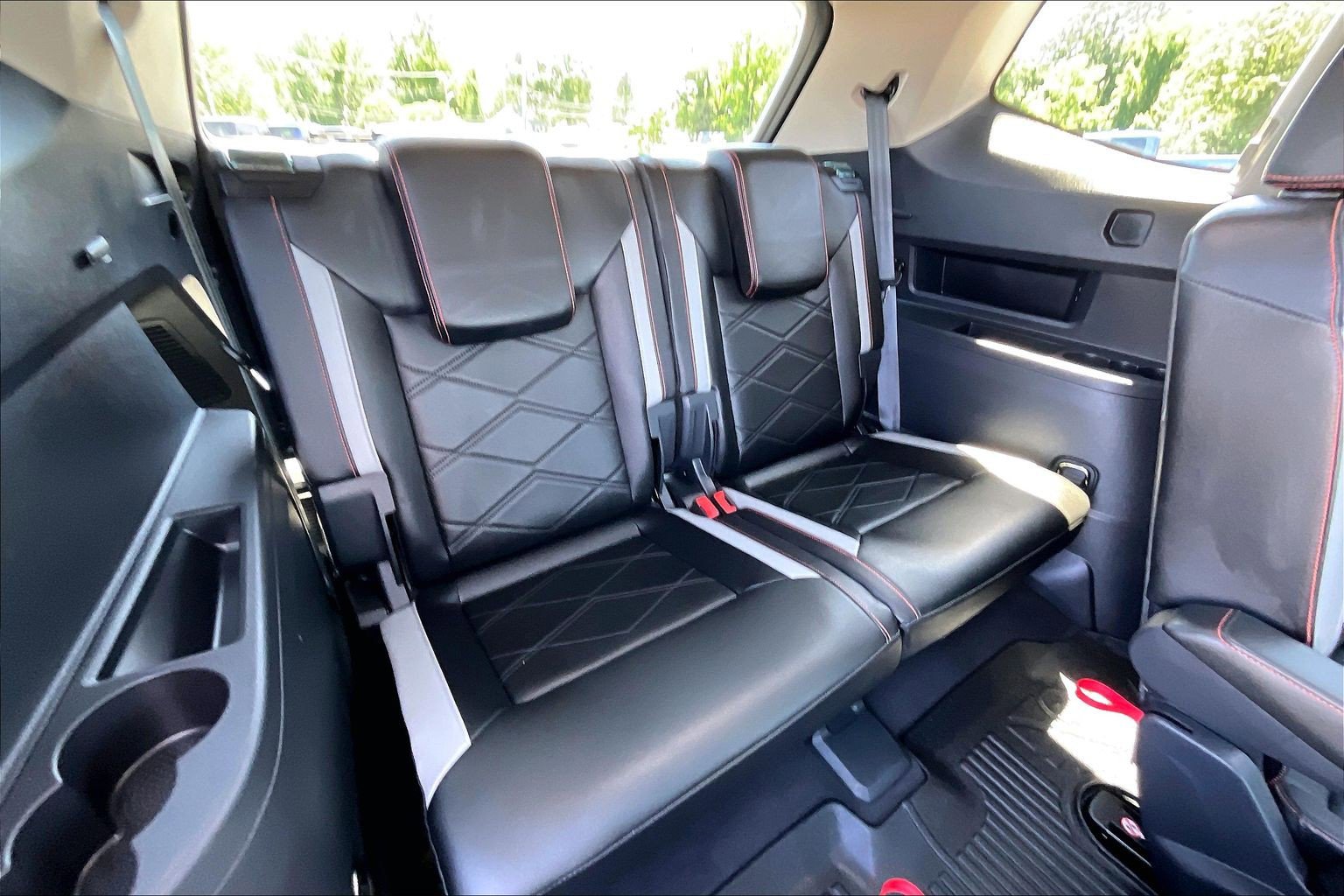 Used 2024 Volkswagen Atlas Peak Edition SEL AWD/4WD image 27