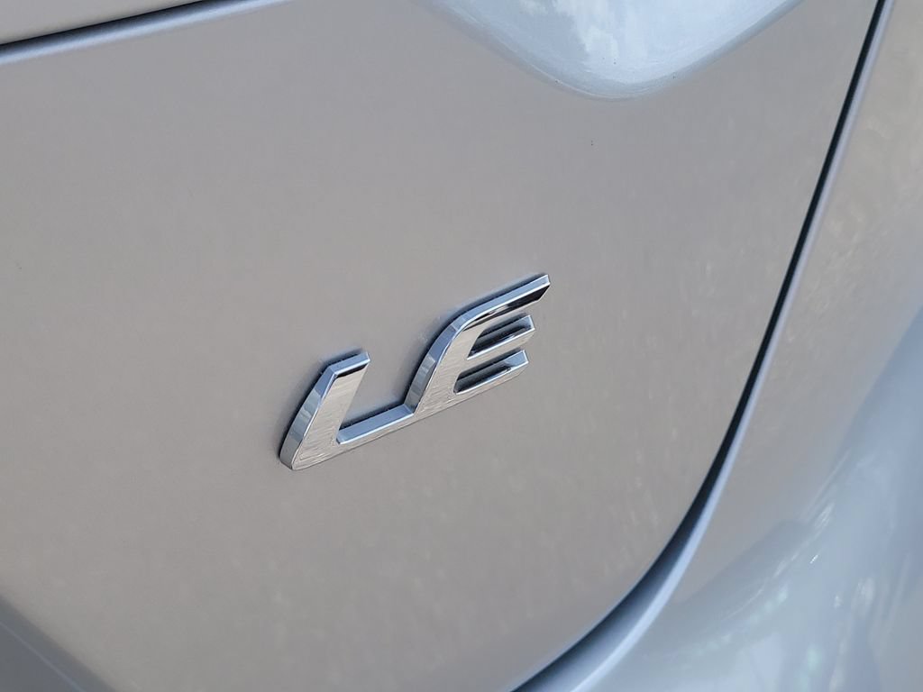 Used 2025 Toyota Corolla LE FWD image 8