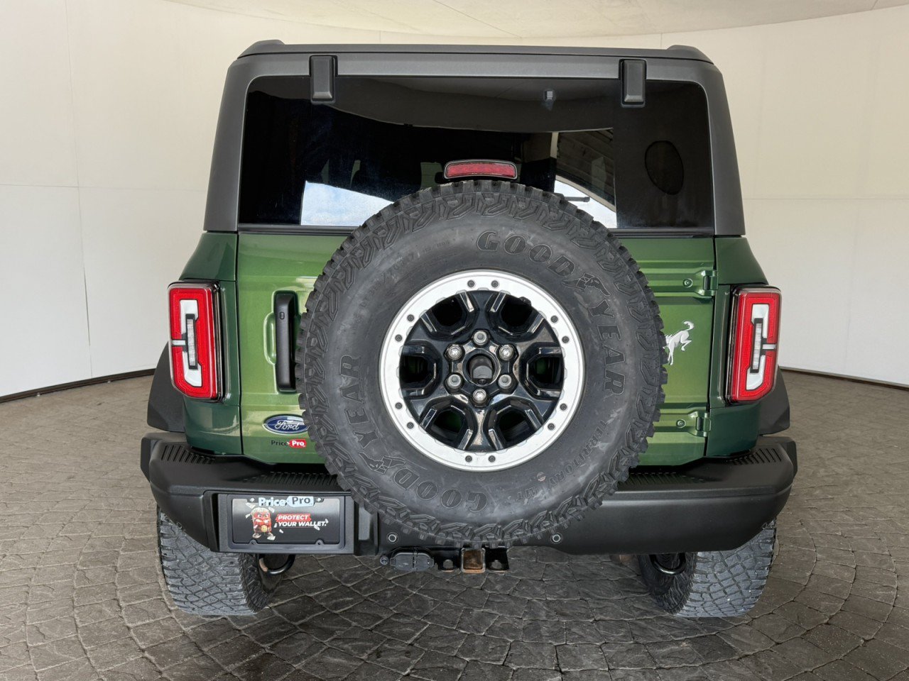 Certified 2023 Ford Bronco Badlands w/ Sasquatch Package AWD/4WD image 6