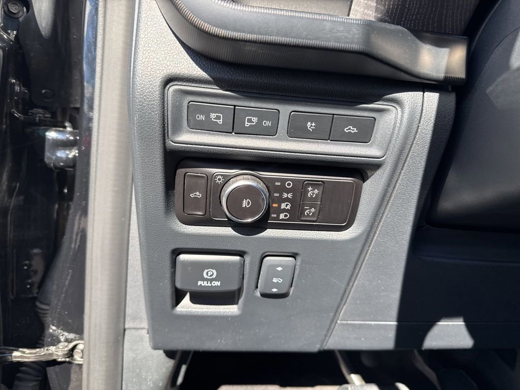 Certified 2023 Ford F150 Platinum w/ Equipment Group 701A High image 23