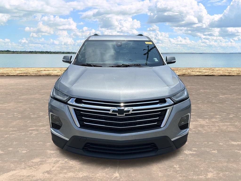 Used 2023 Chevrolet Traverse LT FWD image 2