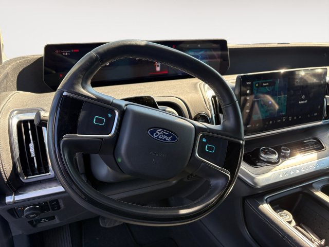 Certified 2025 Ford Expedition Platinum AWD/4WD image 13