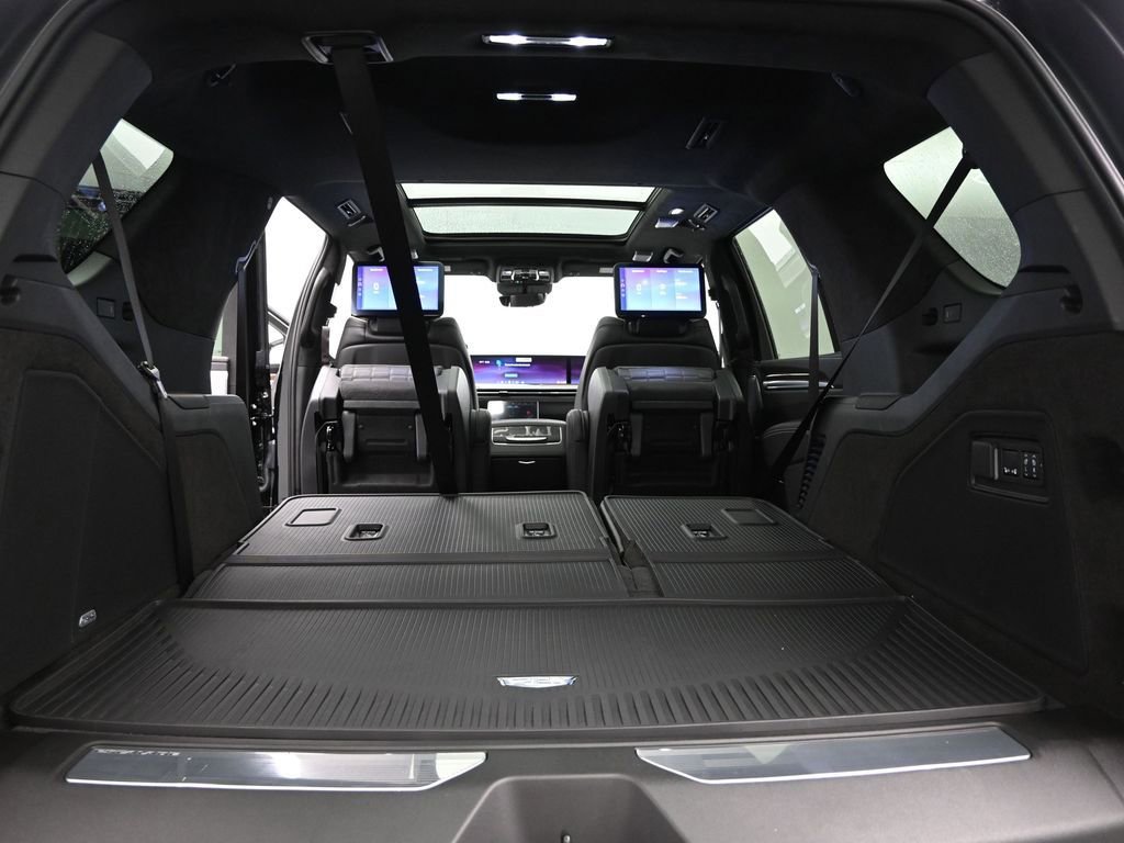 Used 2026 Cadillac Escalade Platinum Luxury image 25