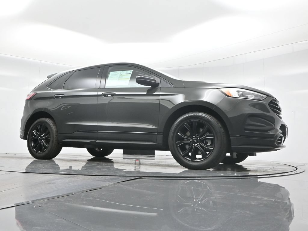 Certified 2022 Ford Edge SE w/ Black Appearance Package AWD/4WD image 47