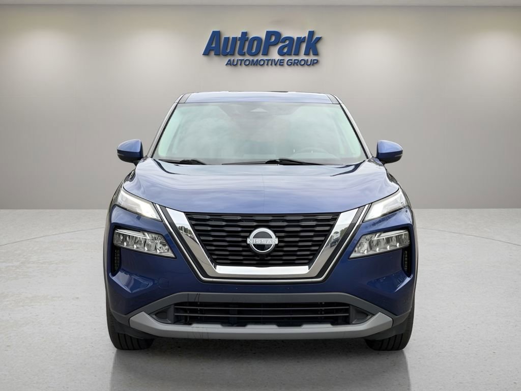 Used 2022 Nissan Rogue SV AWD/4WD image 3