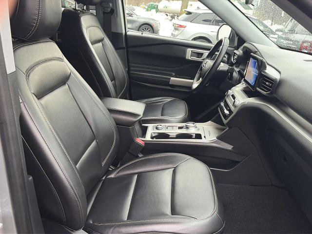 Certified 2022 Ford Explorer XLT w/ Equipment Group 202A image 15