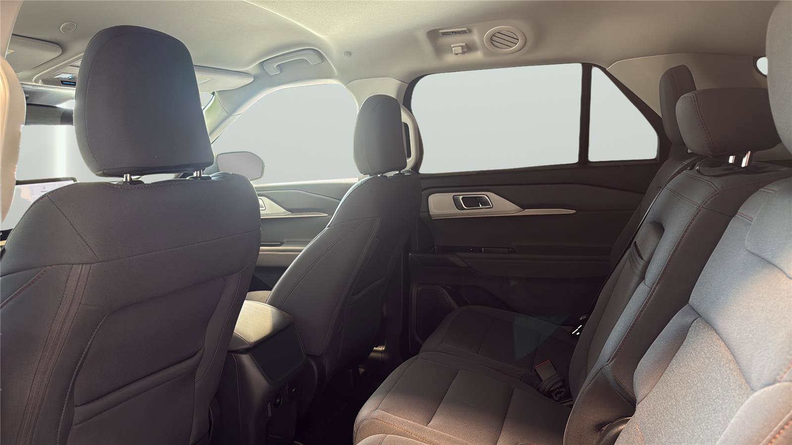 Certified 2025 Ford Explorer Active image 16