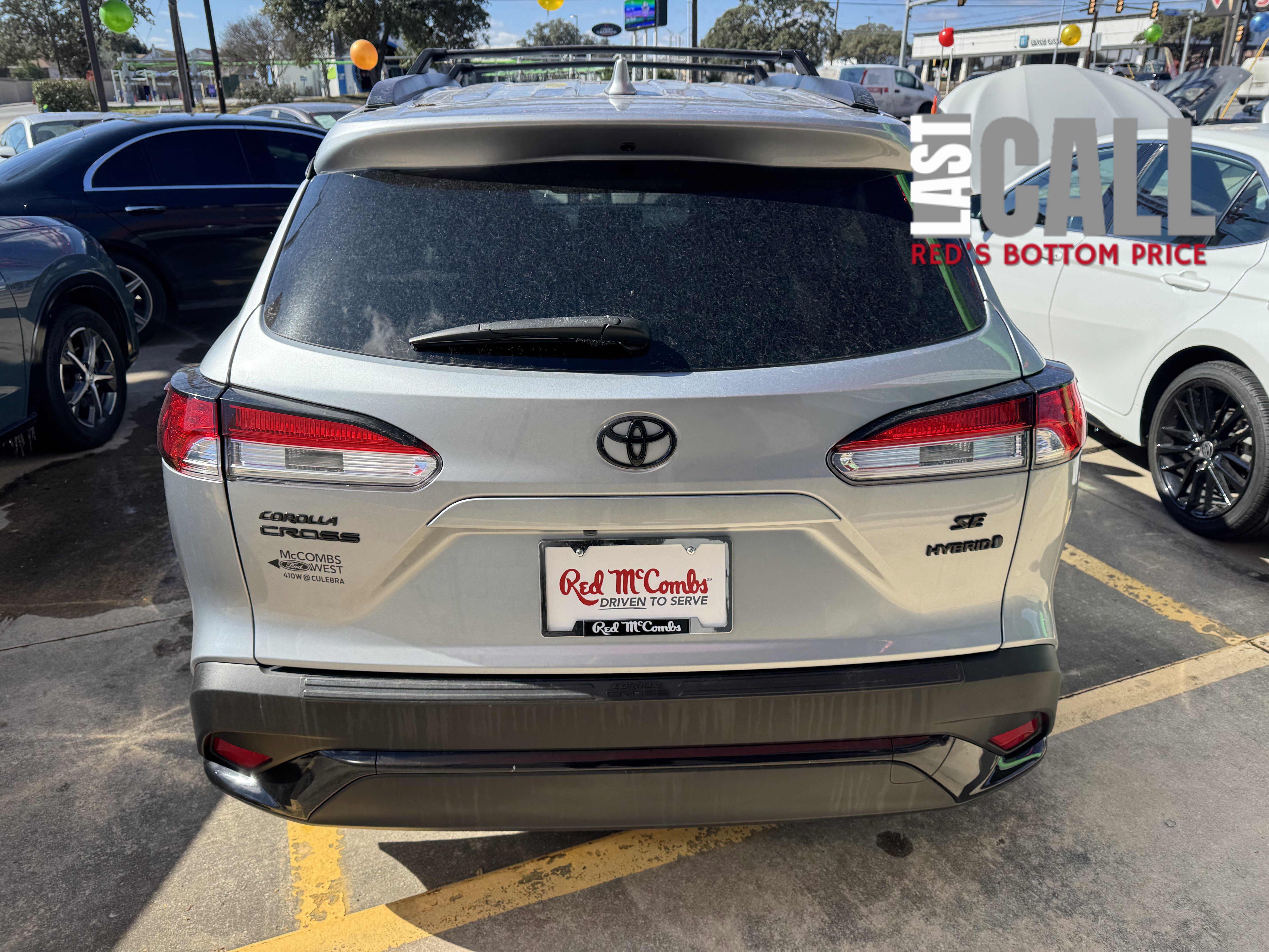 Used 2024 Toyota Corolla Cross SE image 3