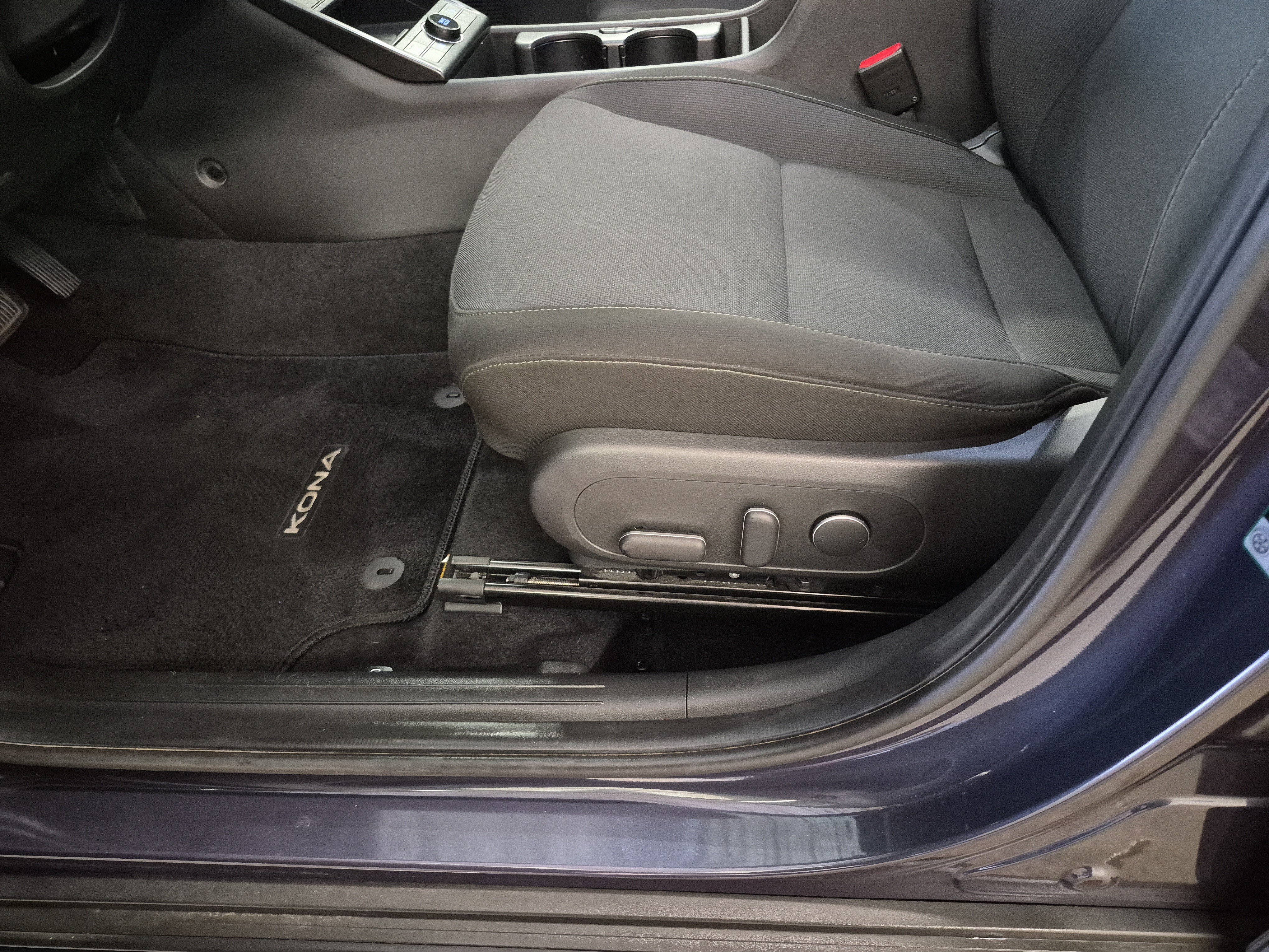 Used 2024 Hyundai Kona SEL w/ Convenience Package FWD image 11