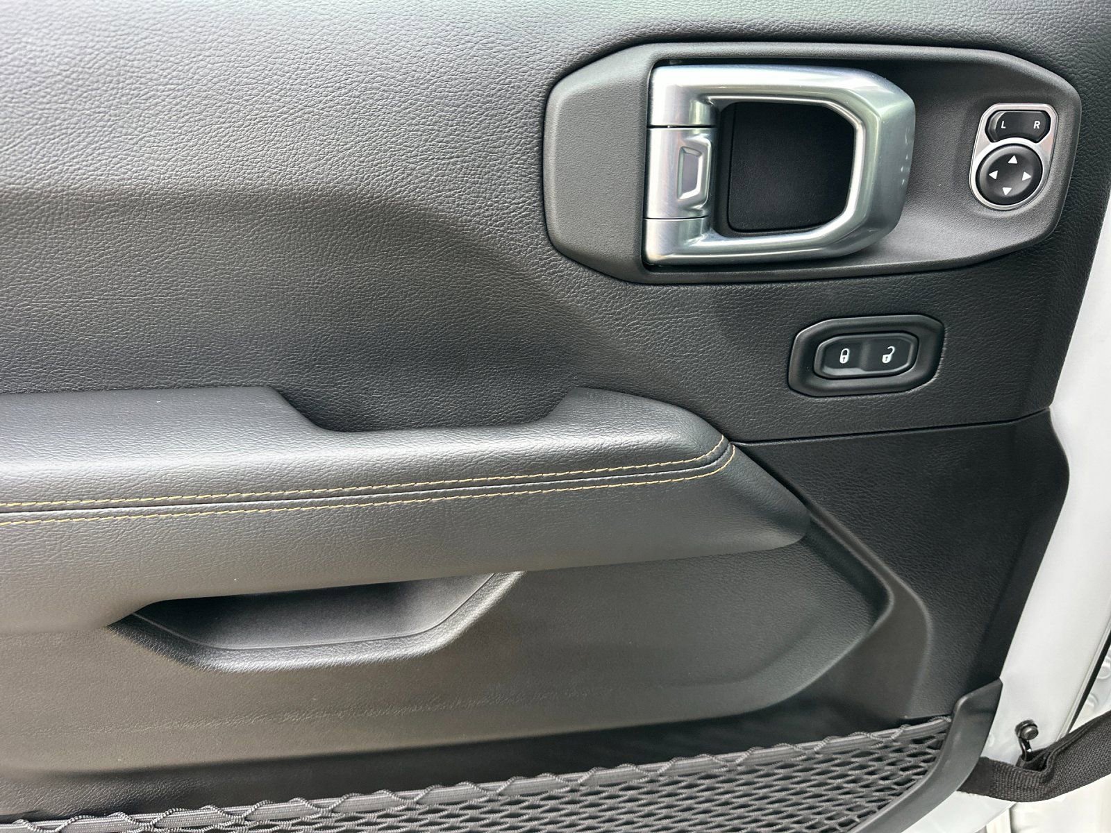 Used 2021 Jeep Wrangler Unlimited Sahara image 10