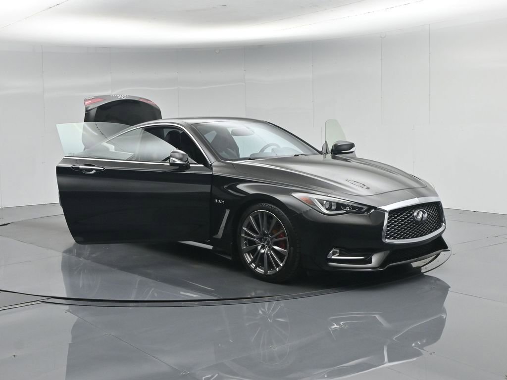 Used 2017 INFINITI Q60 Red Sport 400 RWD image 32