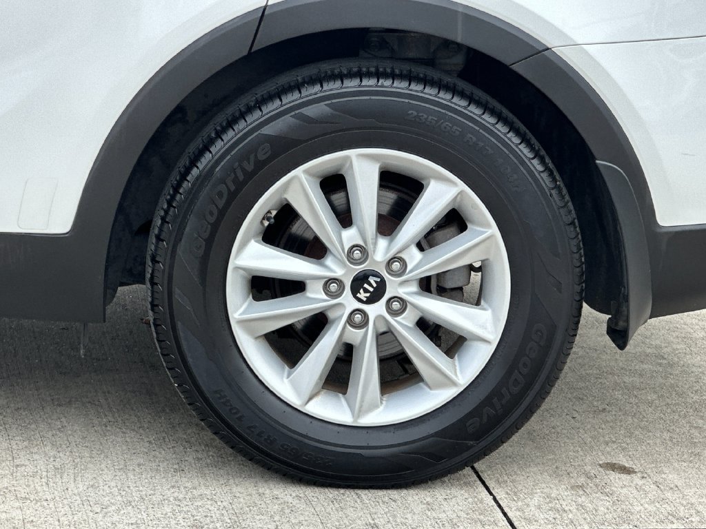 Used 2020 Kia Sorento LX AWD/4WD image 26