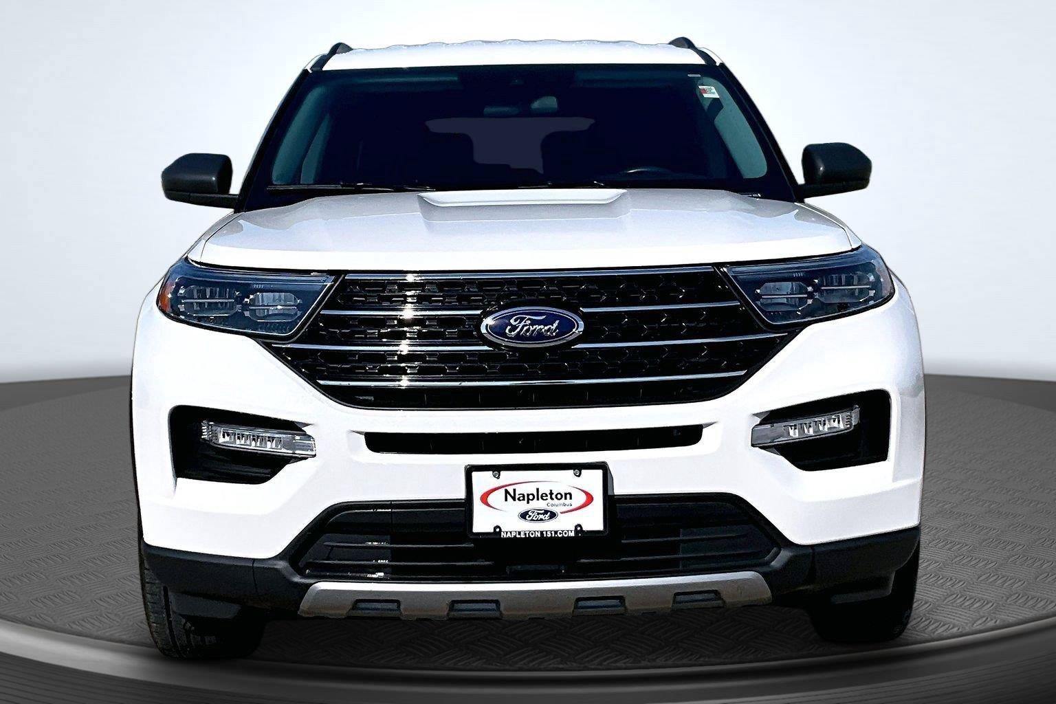 Certified 2023 Ford Explorer XLT w/ Equipment Group 202A AWD/4WD image 3