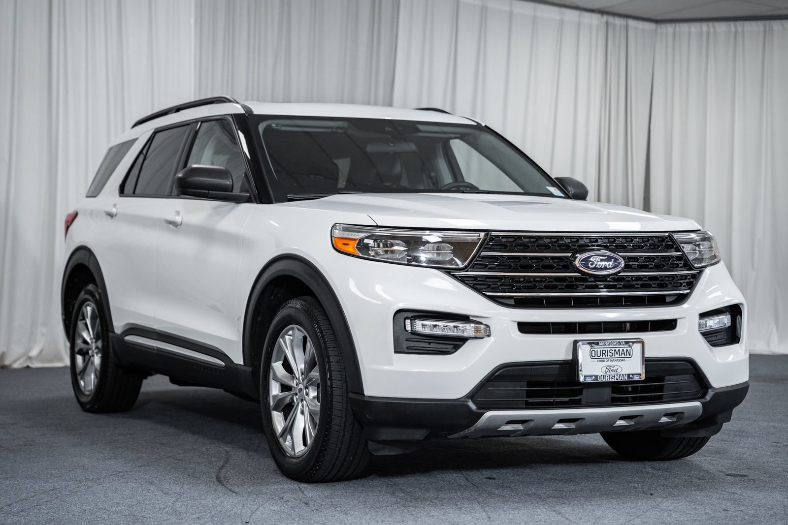 Certified 2023 Ford Explorer XLT w/ Equipment Group 202A AWD/4WD image 1