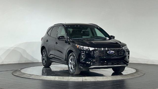 Certified 2024 Ford Escape ST-Line Select w/ Tech Pack #2 AWD/4WD image 2