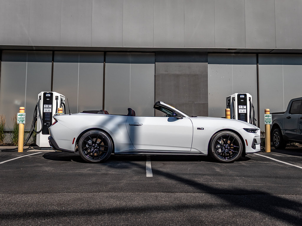 Certified 2025 Ford Mustang GT Premium RWD image 7