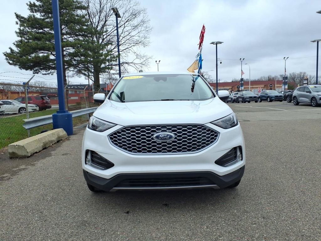 Certified 2023 Ford Edge SEL w/ Convenience Package AWD/4WD image 3