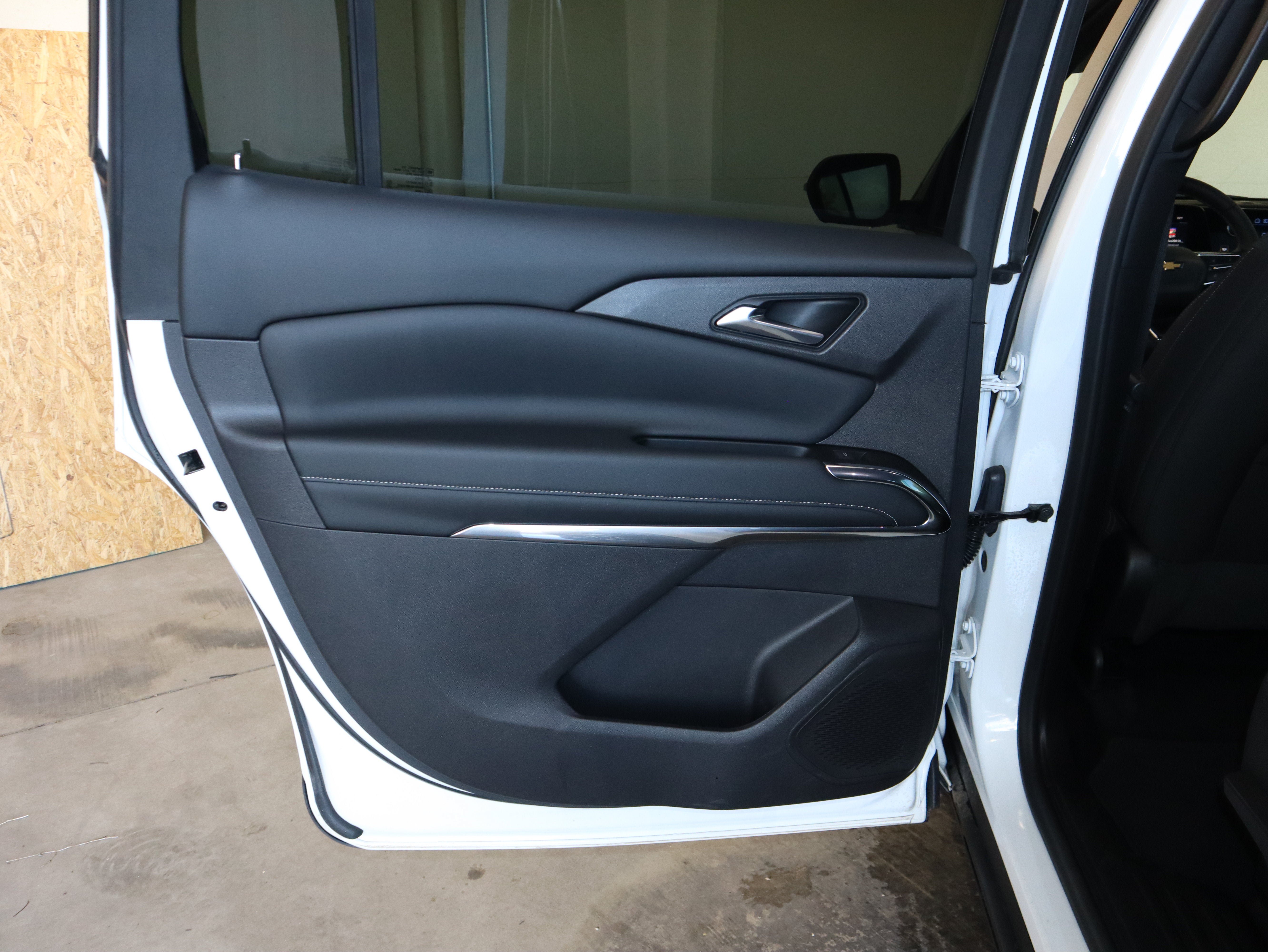Used 2024 Chevrolet Traverse LT AWD/4WD image 37