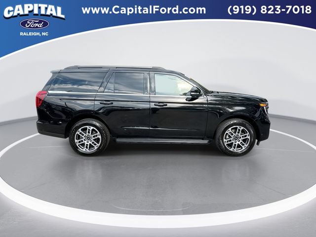 Certified 2025 Ford Expedition Active AWD/4WD image 9