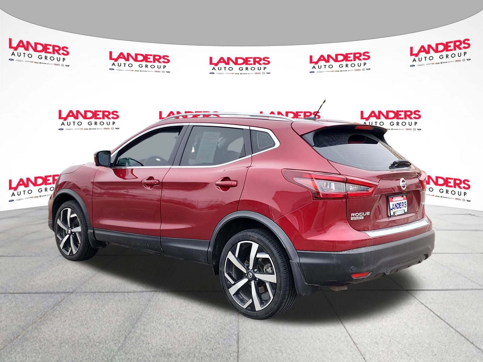 Used 2022 Nissan Rogue Sport SL w/ Premium Package image 3