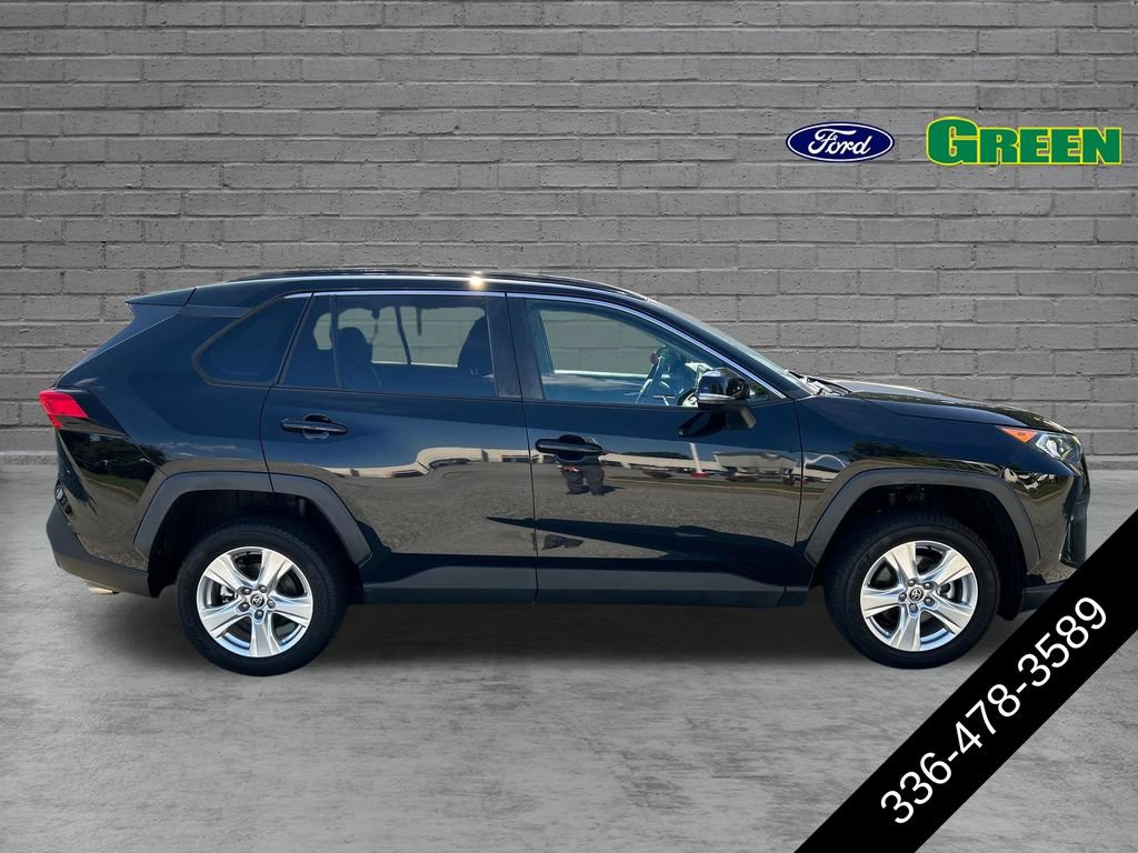 Used 2021 Toyota RAV4 XLE FWD image 7