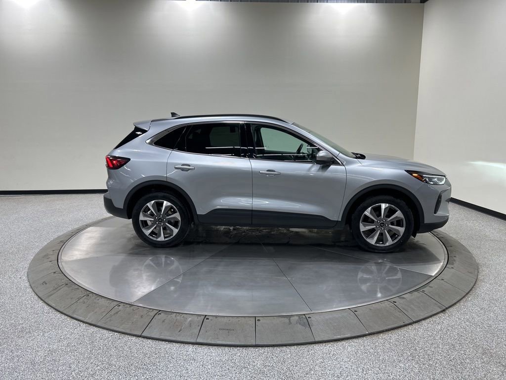 Certified 2024 Ford Escape Platinum image 6