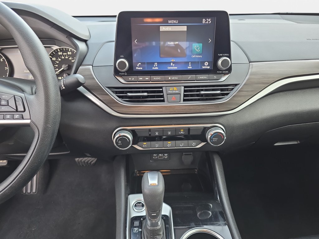 Used 2024 Nissan Altima 2.5 SV FWD image 17