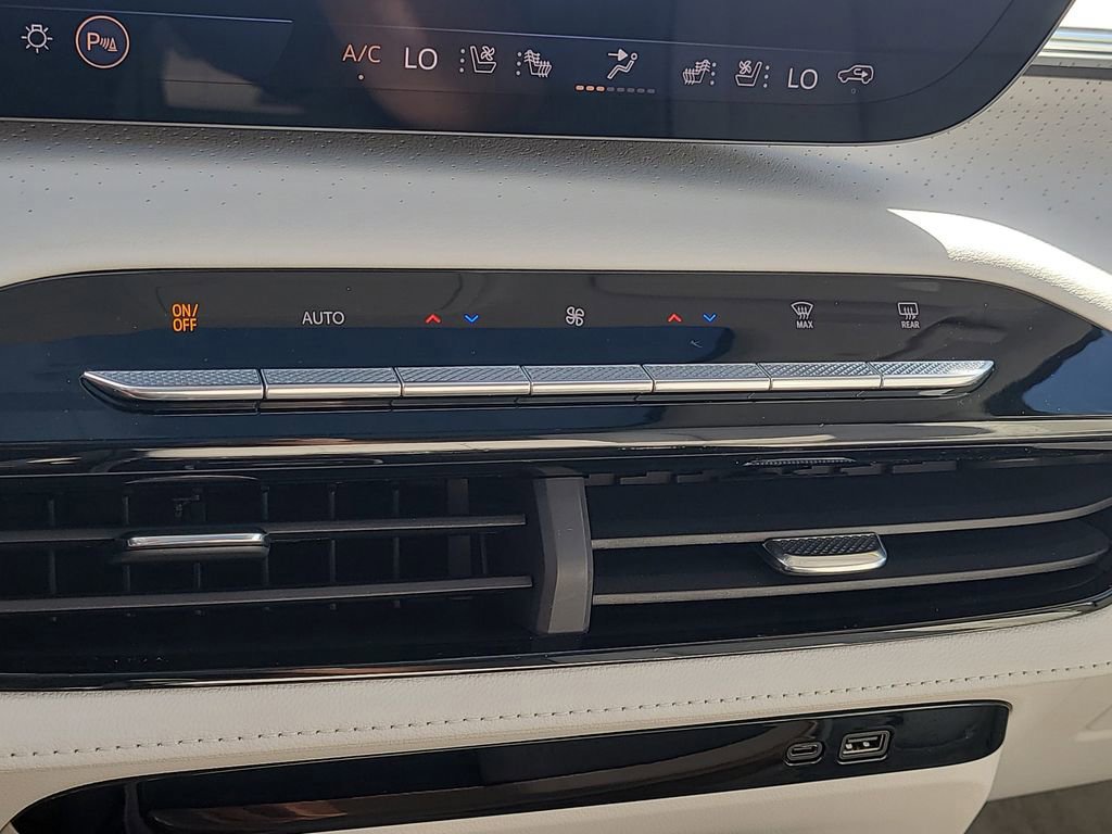 Used 2026 Buick Enclave Avenir w/ Super Cruise Package FWD image 27