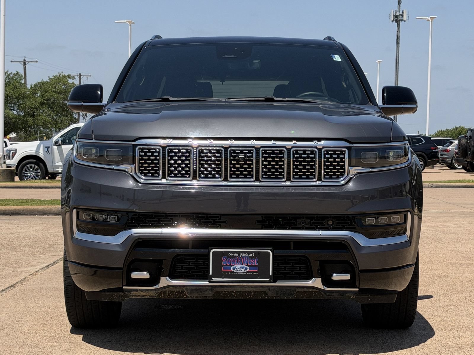Used 2024 Jeep Grand Wagoneer Series III w/ Rear Seat Video Group 1 AWD/4WD image 9