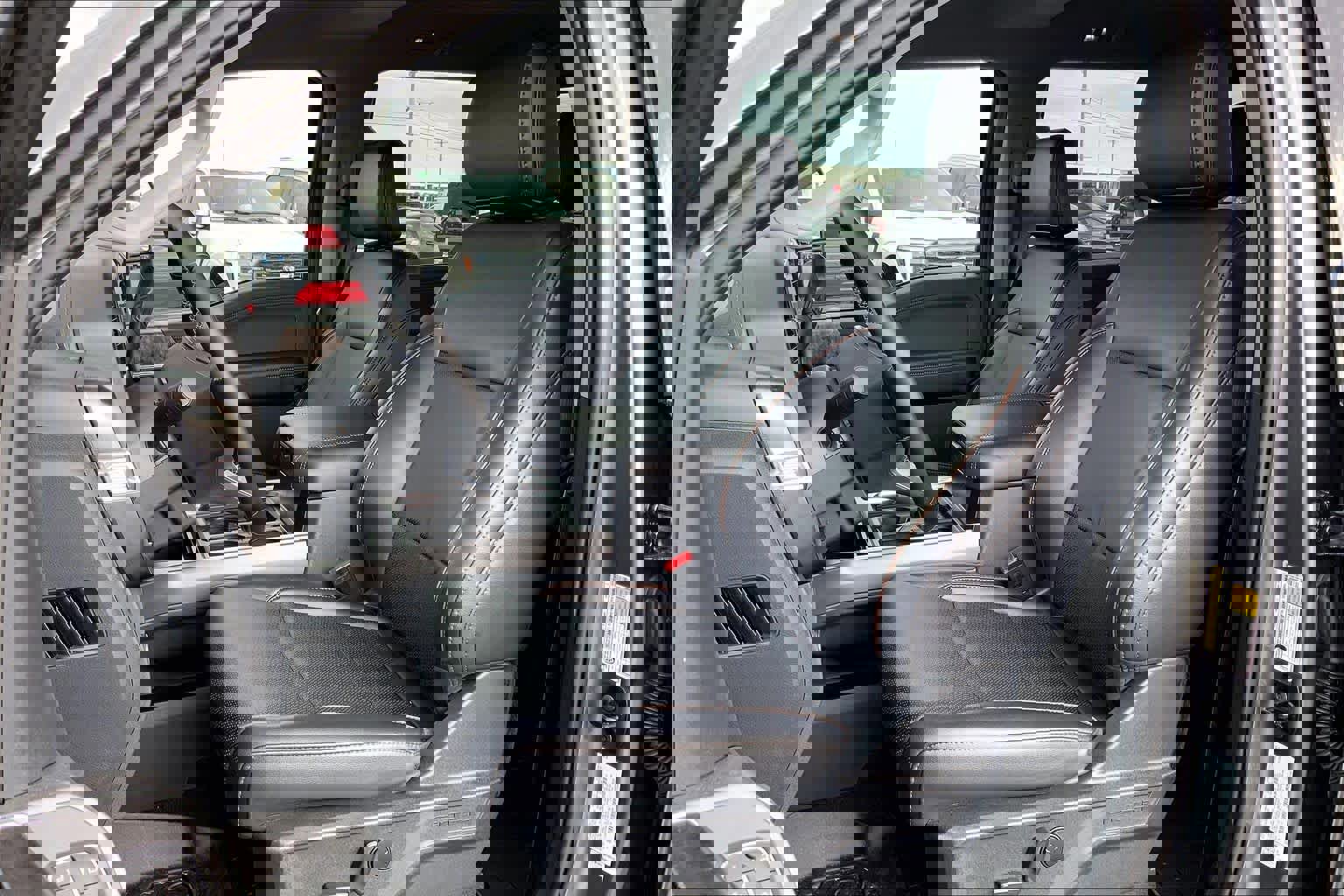 Certified 2025 Ford F250 Lariat w/ Tremor Off-Road Package image 9