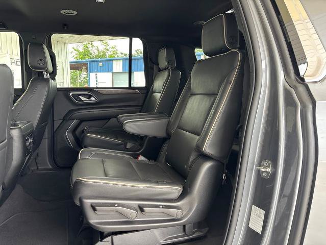 Used 2022 Chevrolet Suburban Premier AWD/4WD image 8