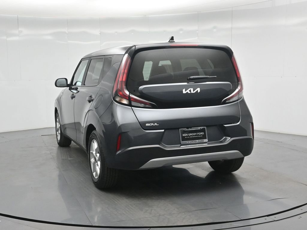 Used 2023 Kia Soul LX w/ Option Group 015 FWD image 27