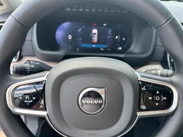 Used 2025 Volvo XC90 B6 Plus AWD/4WD image 30