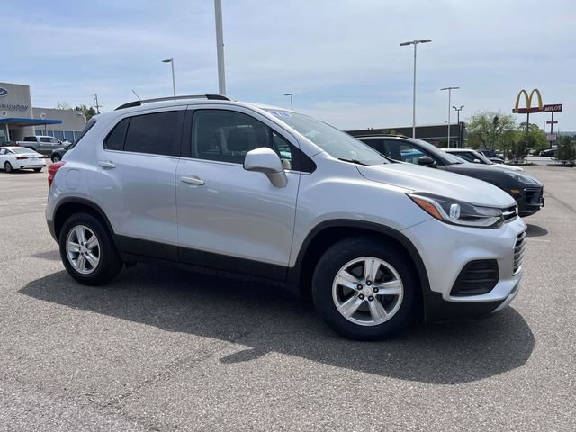 Used 2017 Chevrolet Trax LT image 2