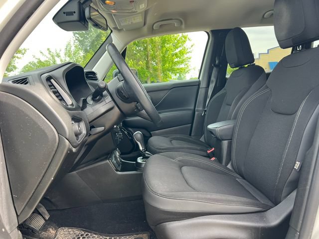 Used 2023 Jeep Renegade Altitude w/ Convenience Group I AWD/4WD image 2