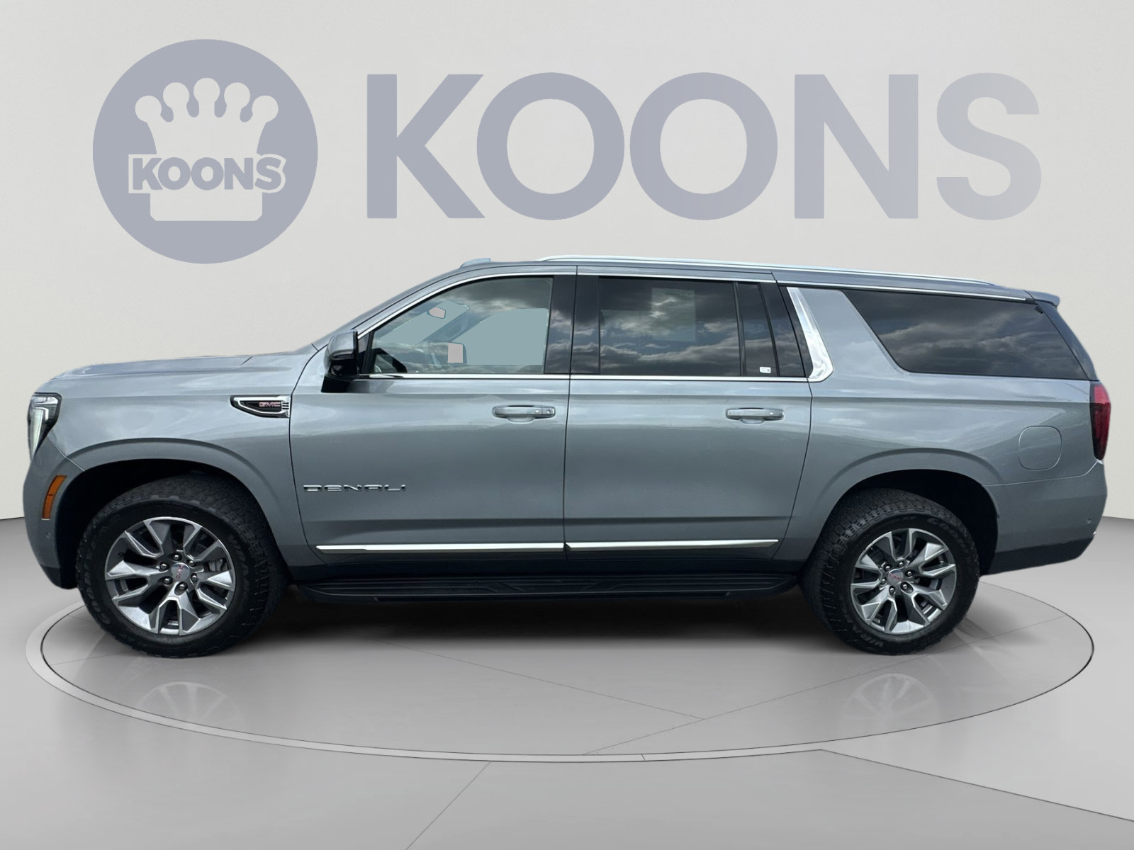 Used 2025 GMC Yukon XL Denali AWD/4WD image 13